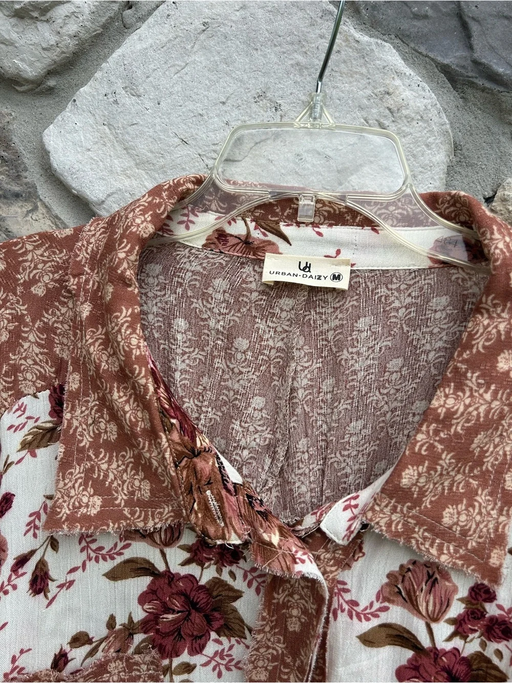 Urban Daizy Oversized Boho Top Size M Floral Patchwork Flowy Raw Hem Shabby Chic - Picture 3 of 6